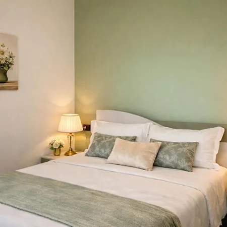 Luxury * Colico